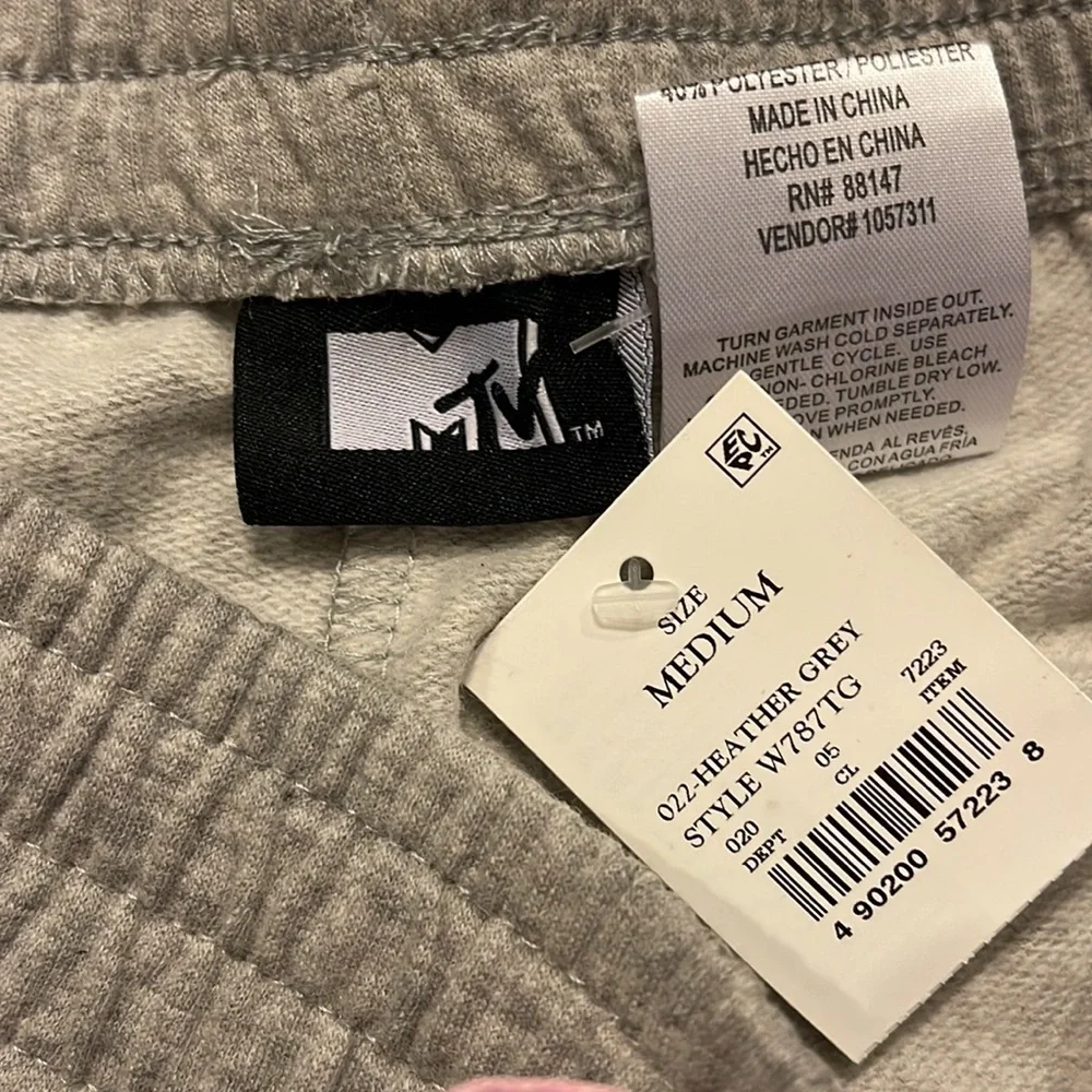 MTV pj cut off shorts 80% cotton gray‎ with a pink bow size medium NWT